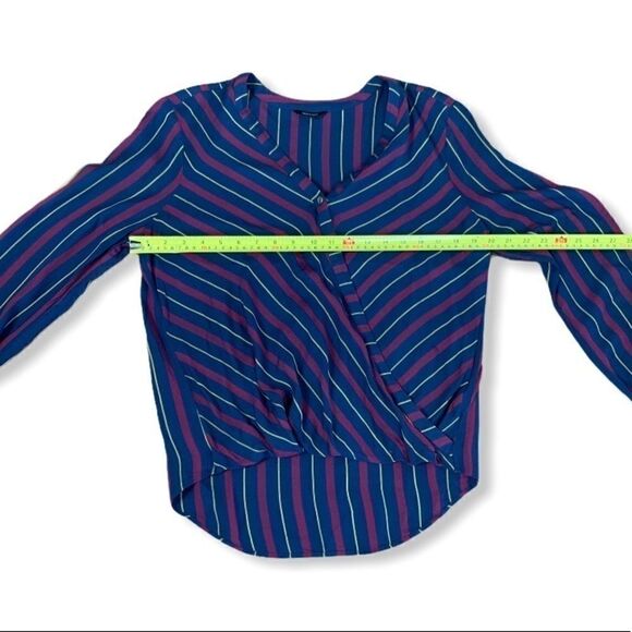 Rw&co Crossover Blouse - Picture 7 of 9